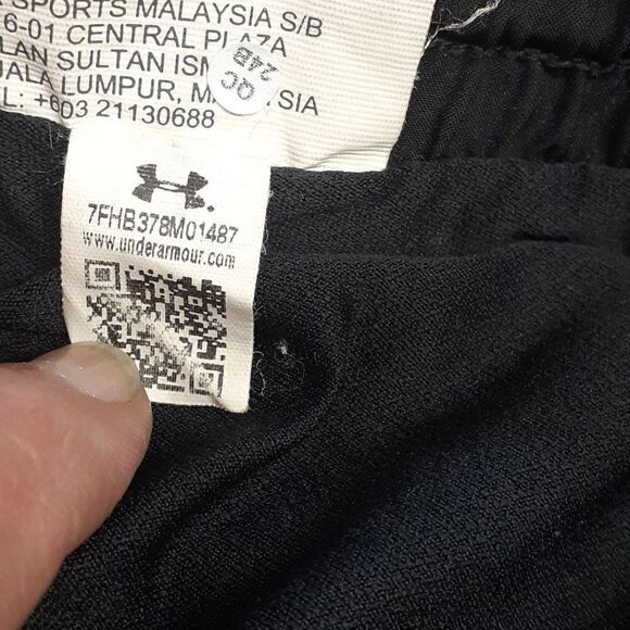 Under Armour black shorts, size SM/P & Sm.gray Under Armour Breast cancer T. - Picture 6 of 7